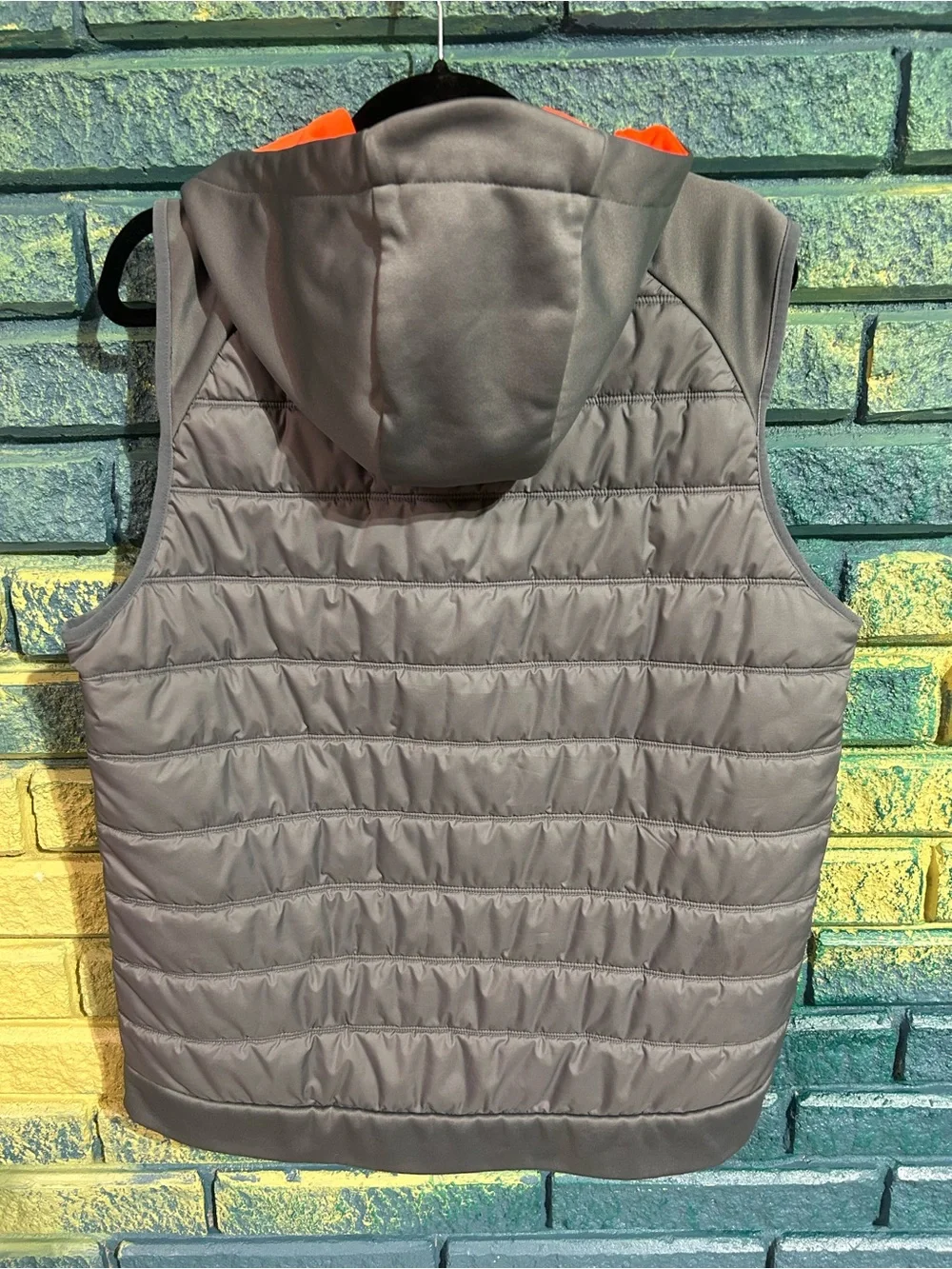 Nike men’s large Gray Quilted Hooded puffer Vest full zip